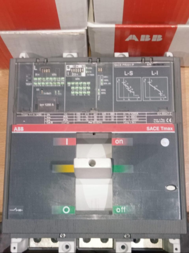 ABB Tmax T7S H MCCB 3 Pole 1000A-1600A 50kA-70kA heavy-duty circuit breaker.