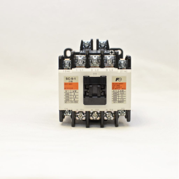 Fuji SC-5-1 contactor 32A 11kW 15HP 3 Pole for motor control.